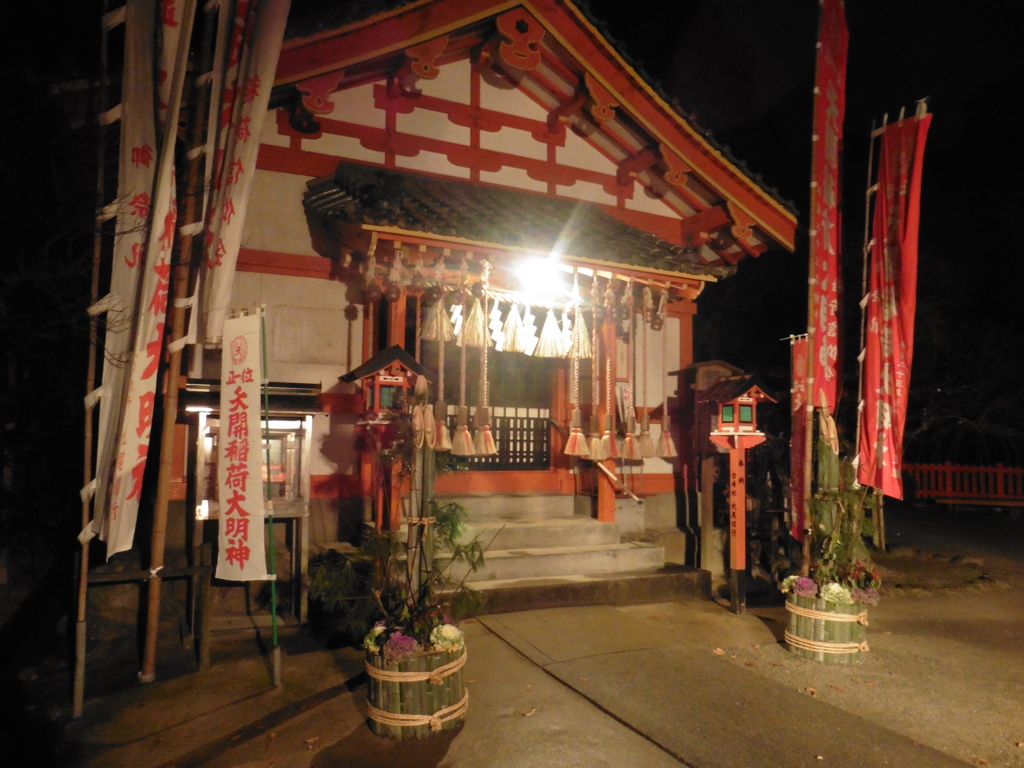 夜の神社にて①