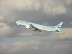 離陸KOREAN　B777