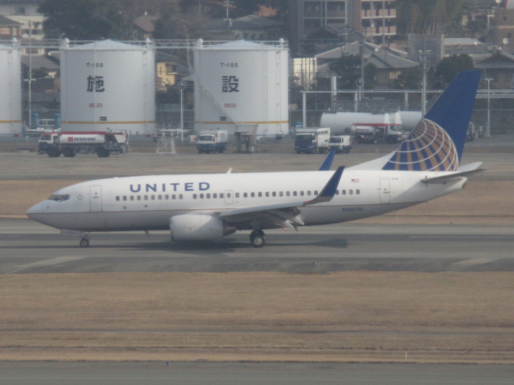 UNITED  B737-700