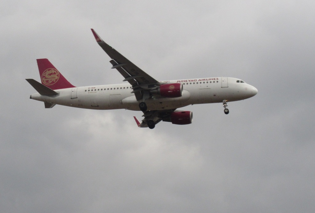 上海吉祥航空　A320