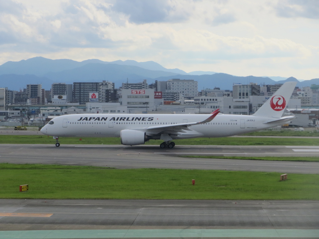 JAL  A350　福岡空港出発　⑤