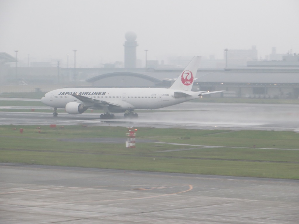 雨の中の離陸②