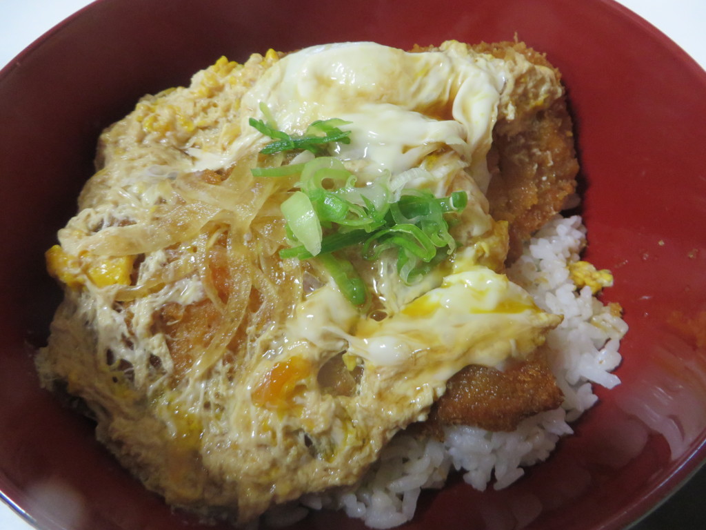 ダブルカツ丼を堪能