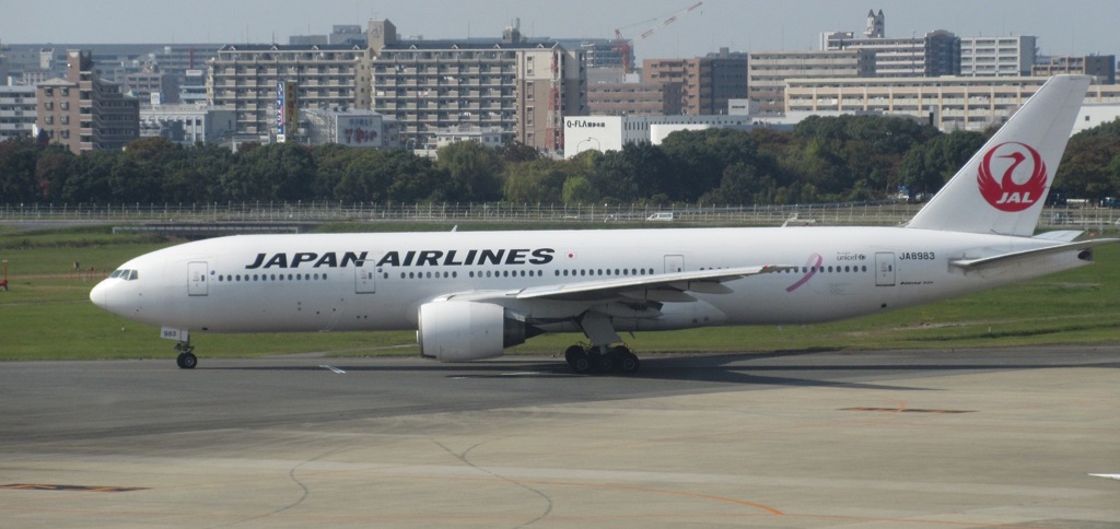 JAL　B777-200　ピンクリボンジェット　②