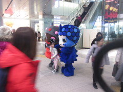 博多シティのイベントでのマスコット人形