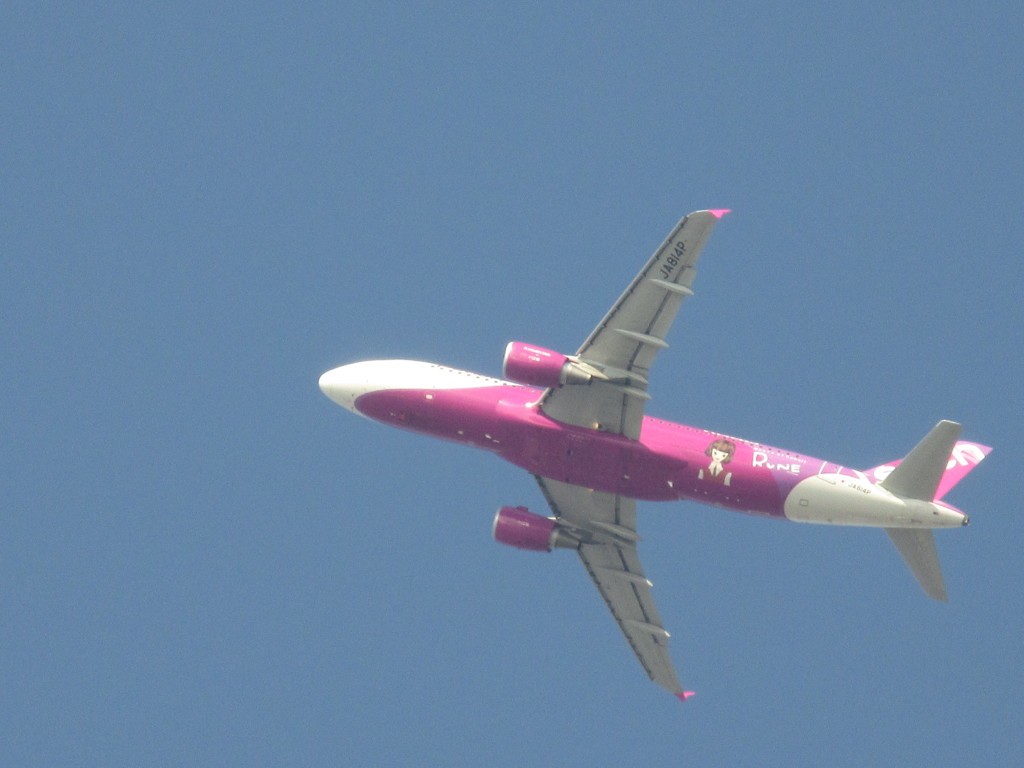 上空を通過するPEACH　RUNE