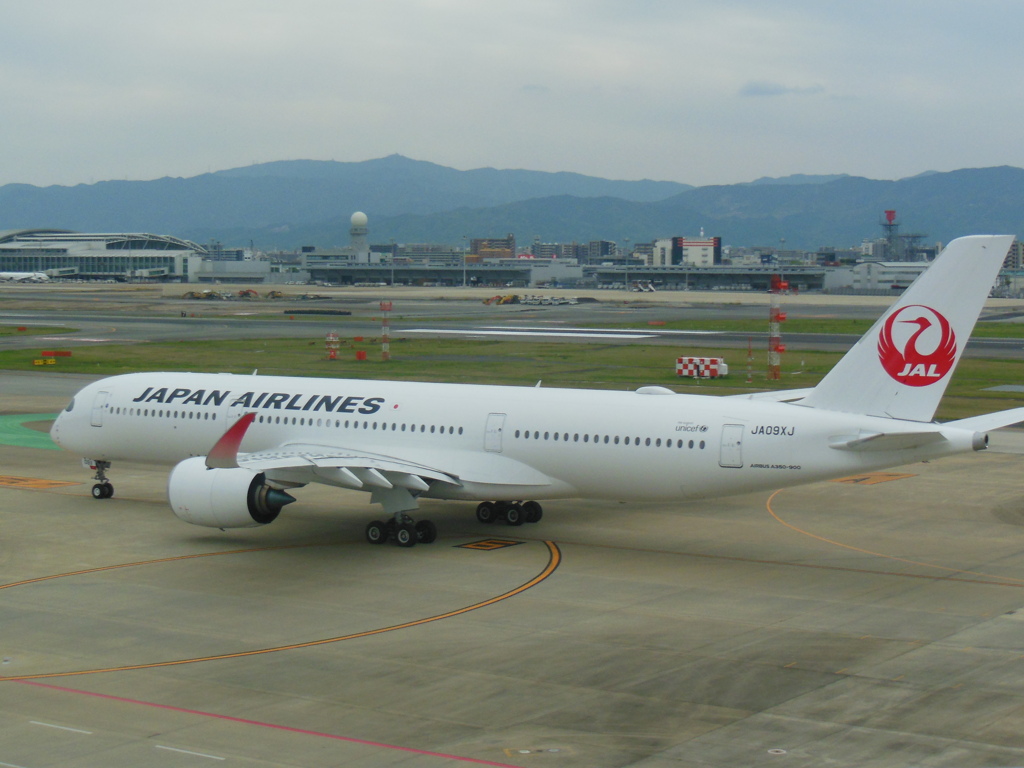 JAL A350 福岡空港出発　①
