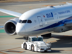 ANA B787-8の出発　福岡空港にて　②