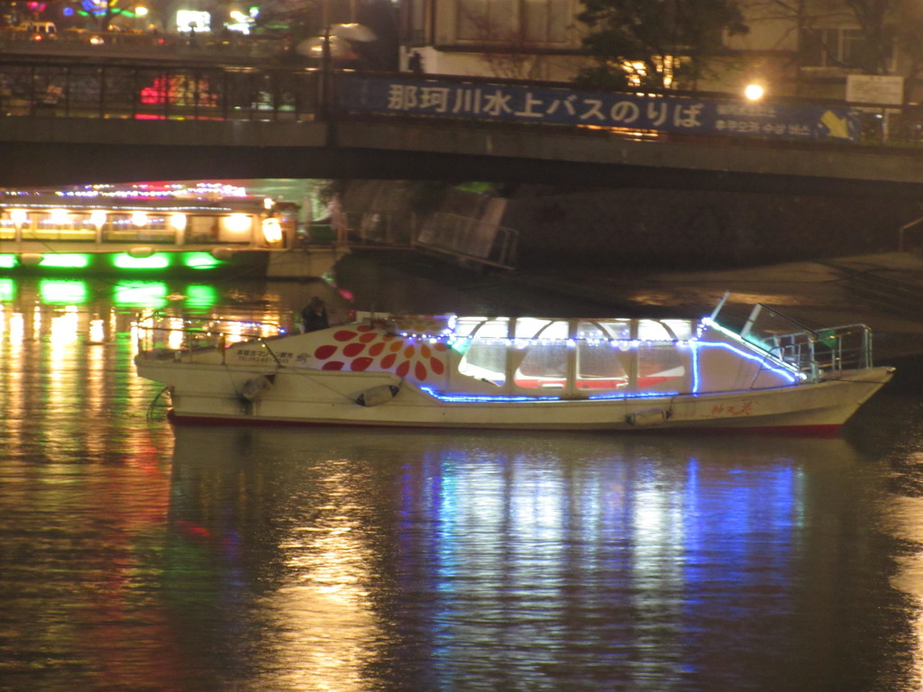 中洲のクルーズ船