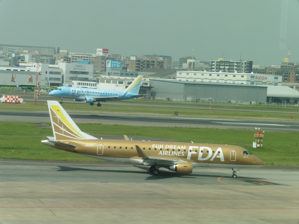 FDA　JA09FJ　出発