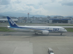 ANA　B787の到着