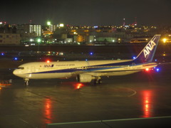 ANA　B767-300出発