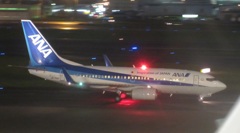 夜のANA　B737