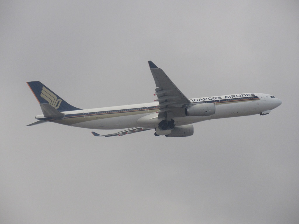 シンガポール航空　A330離陸