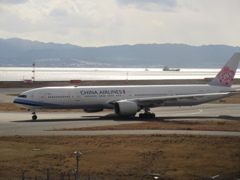 CHINA AIRLINE 777-300  B-18051