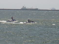 博多港にて水上バイクを楽しむ人②