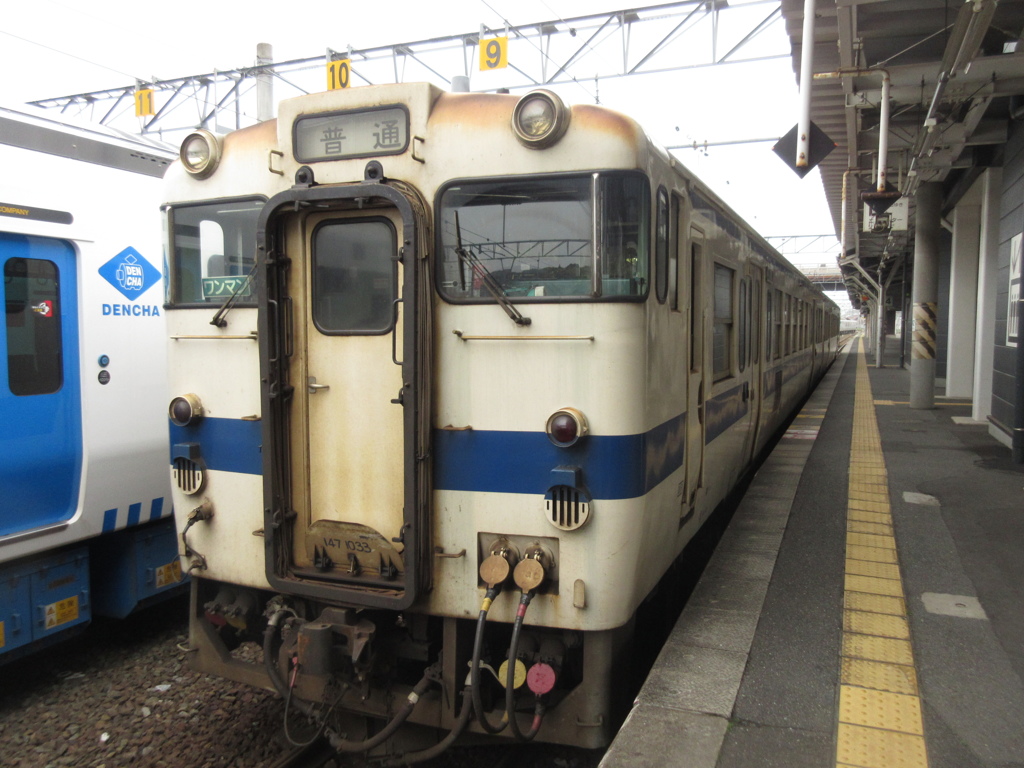 直方駅停車中のキハ147③