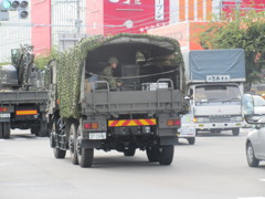 街中を走る自衛隊車両②