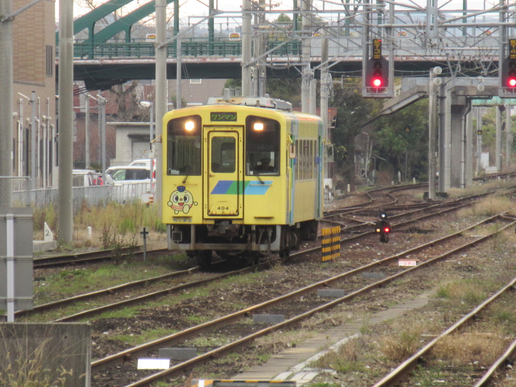 直方駅に到着する平成筑豊鉄道404号