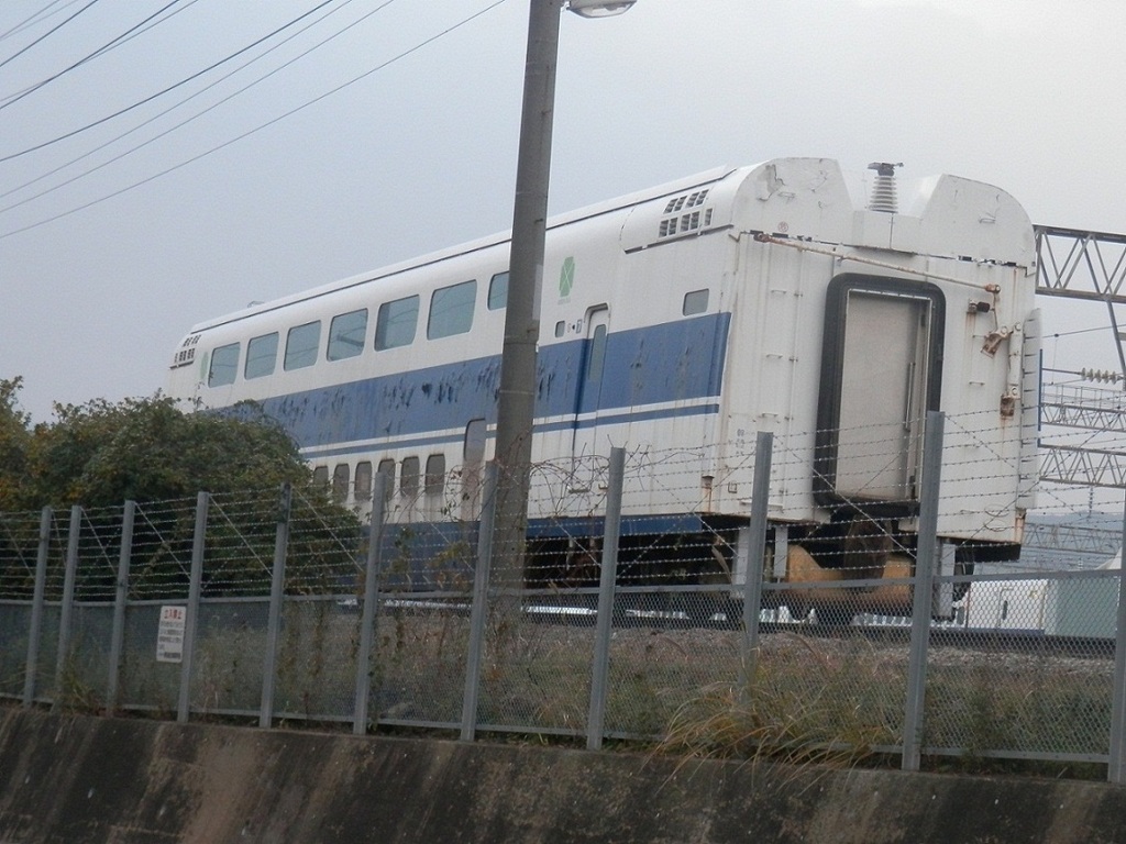 博多総合車両所にある１００系の中間車