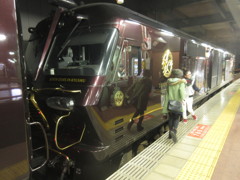 博多駅に停車中のななつ星　③