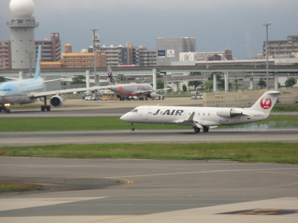 J-AIR CRJ200着陸