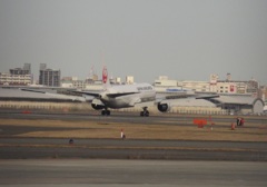 後ろから見た着陸