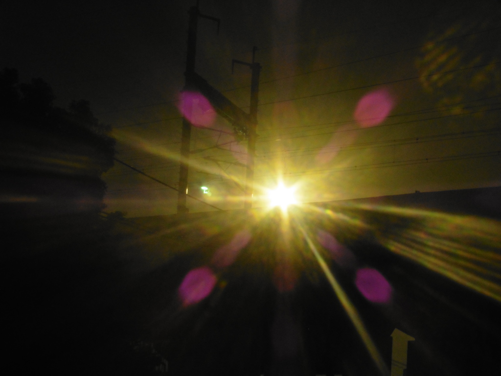 夜の明かりと高架橋