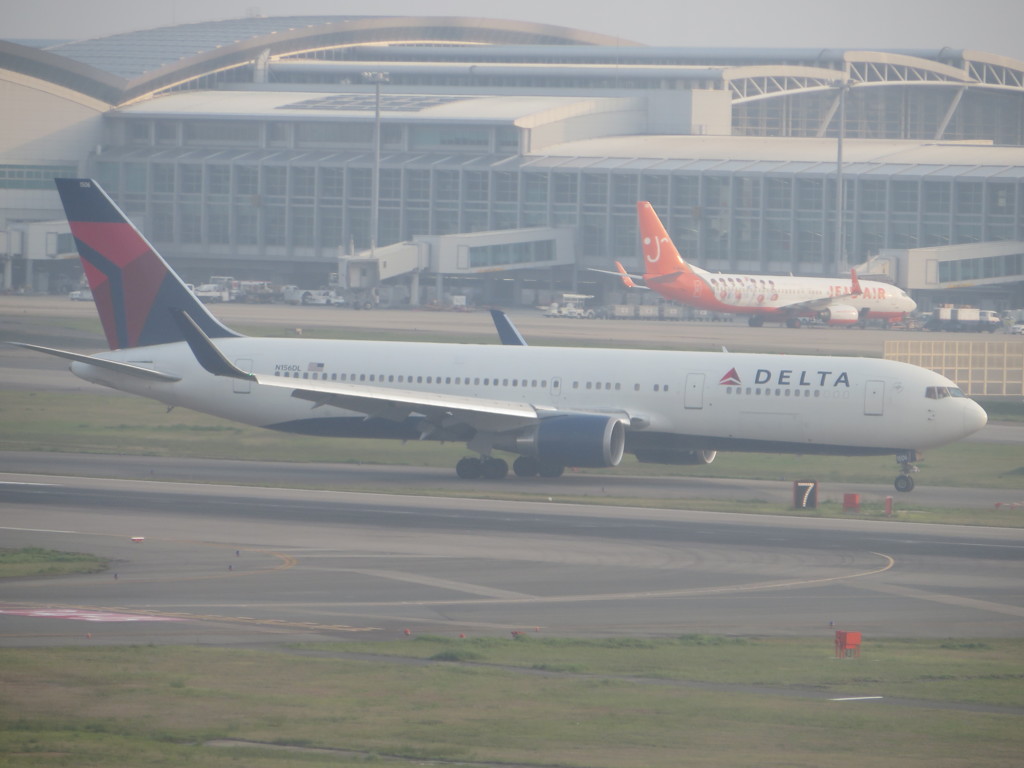 デルタ航空到着