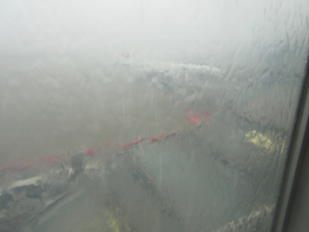 大雨の空港にて②