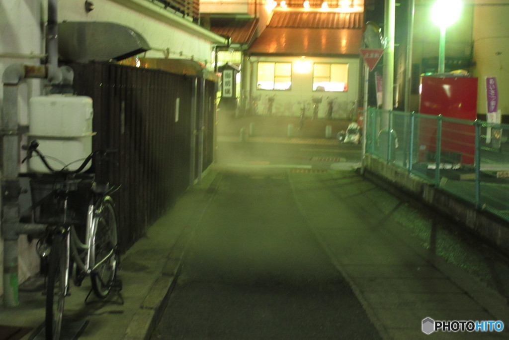 温泉の排気口からの湯気