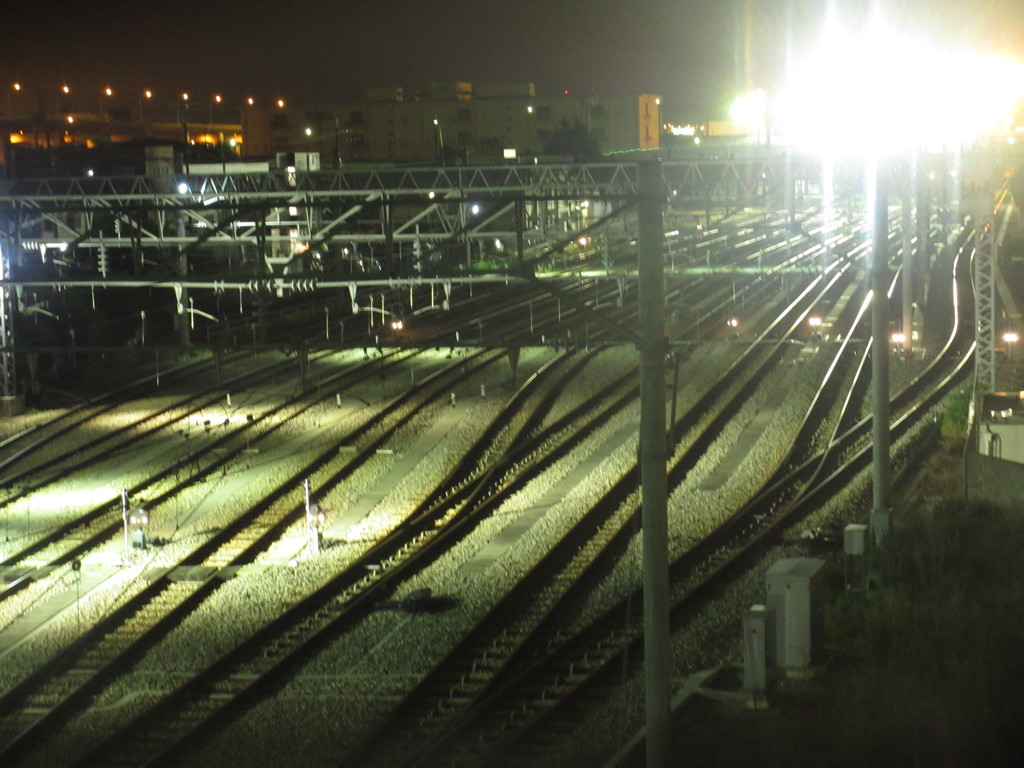 夜の貨物ターミナルにて①