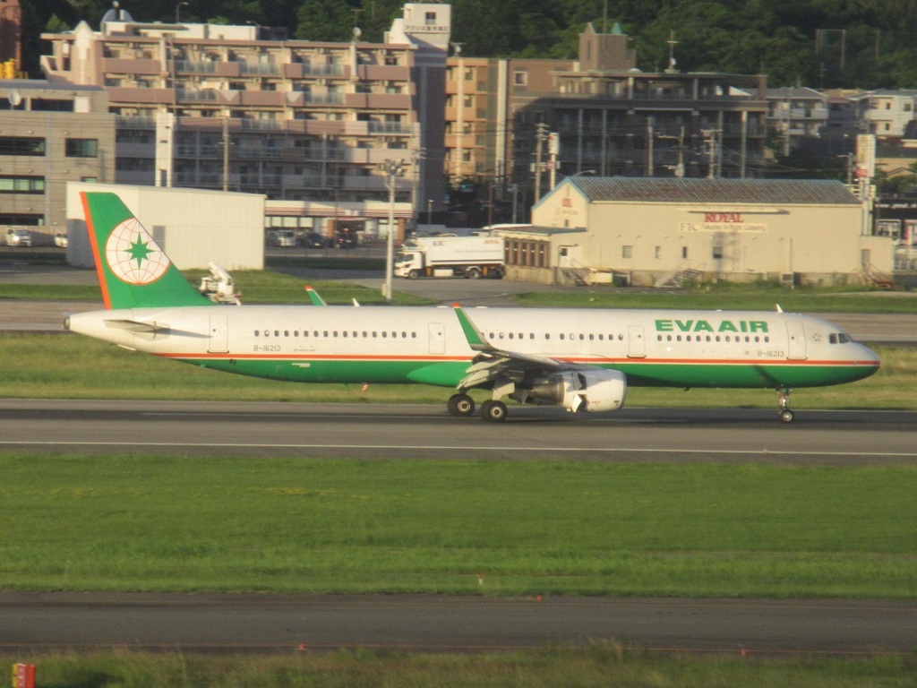 EVA  A321  B-16213