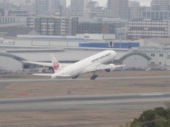 アクシオン福岡より①