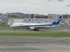 ANA  B767-300ER　離陸