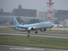 大韓航空737離陸