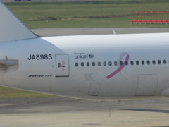 JAL　B777-200　ピンクリボンジェット　③