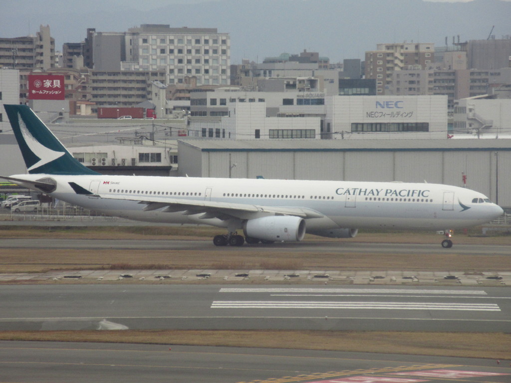 キャセイパシフィックA330新塗装飛来①