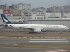 キャセイパシフィックA330新塗装飛来①