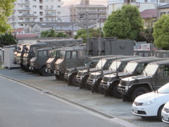 ずらりと並ぶ陸自の車両