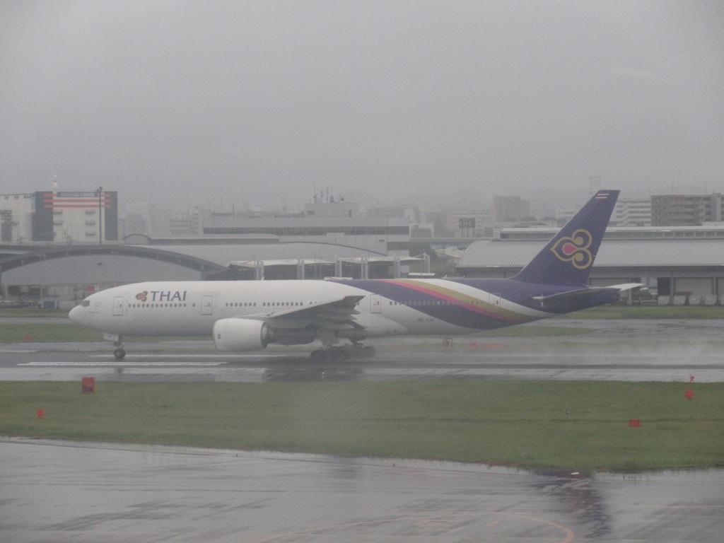 タイ国際航空　B777-200　HS-TJH離陸