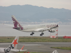 カタール航空　A330着陸