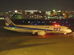 ANA　B787-8出発②