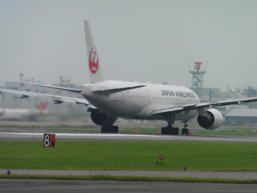 JAL　B777-200離陸滑走