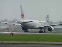 JAL　B777-200離陸滑走