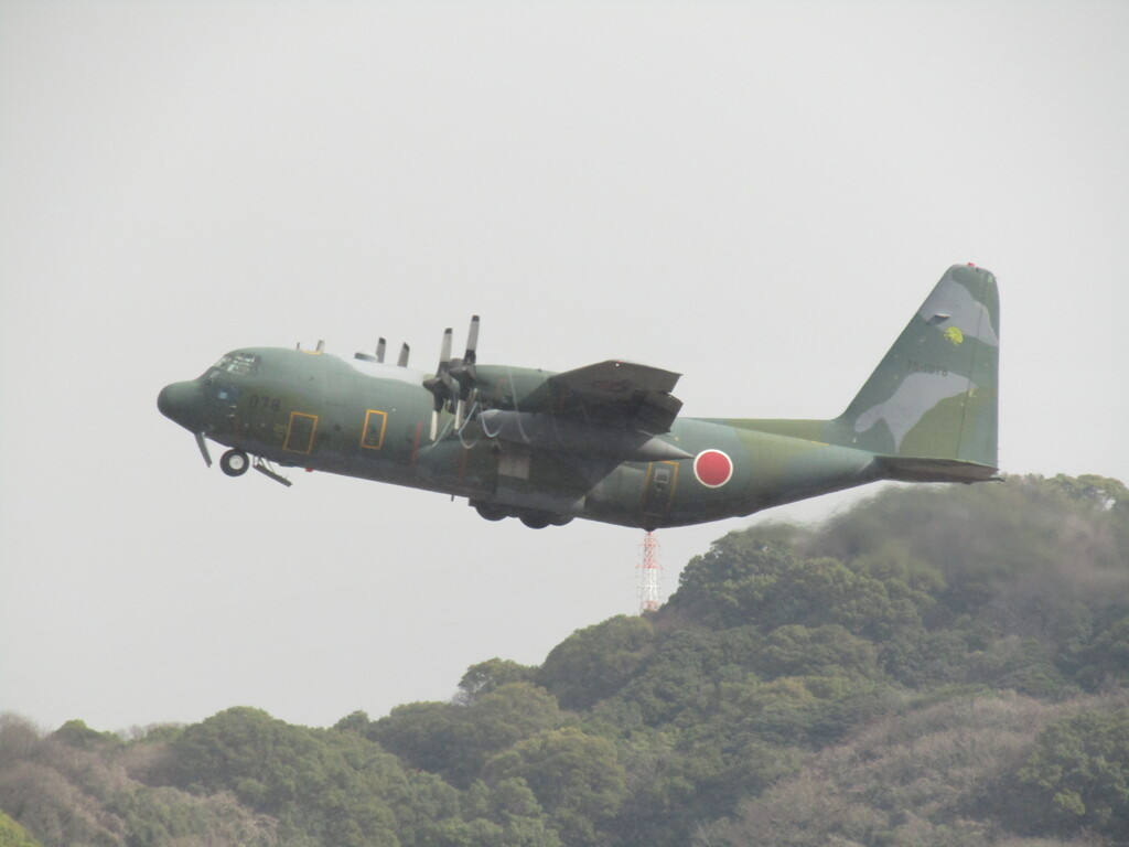 離陸　C-130　75-1078