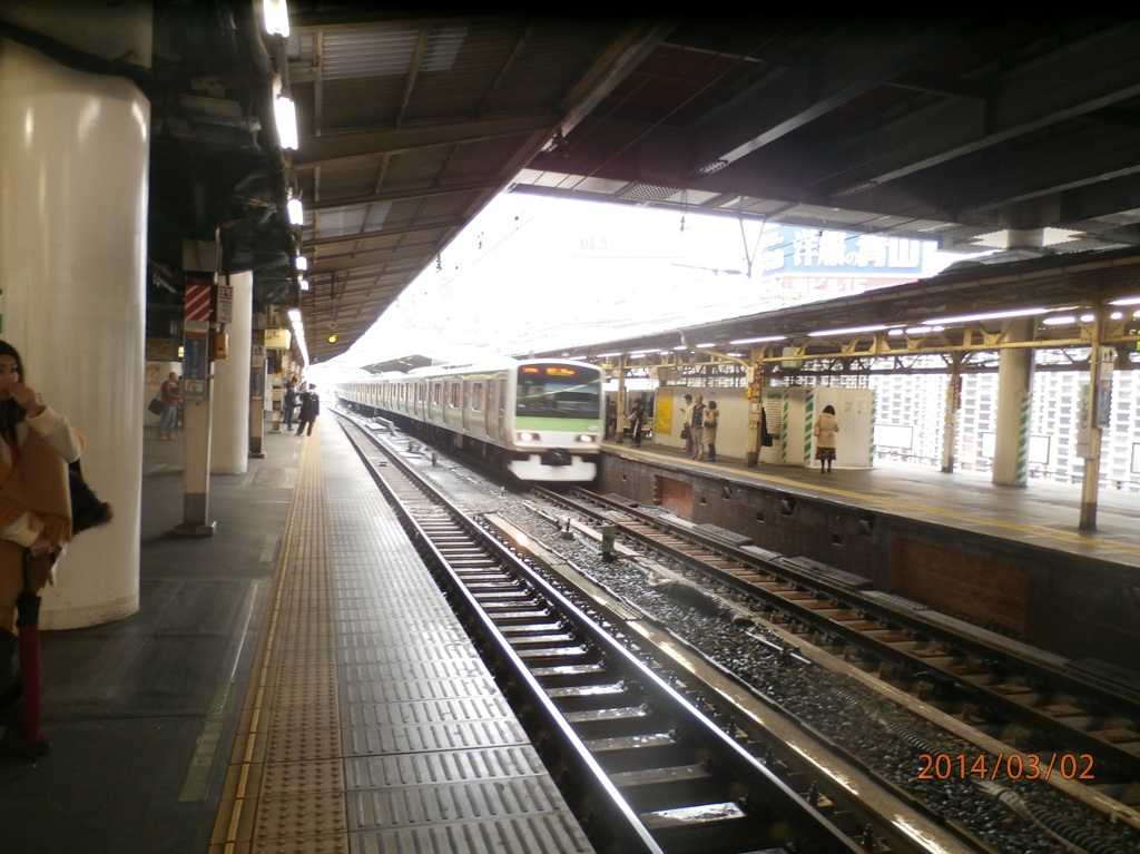 新橋駅にて②