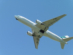 キャセイパシフィック　B777-200　B-HNL離陸