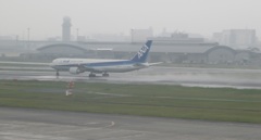 雨の中の離陸①