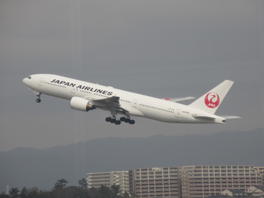 離陸　JAL　B777-200